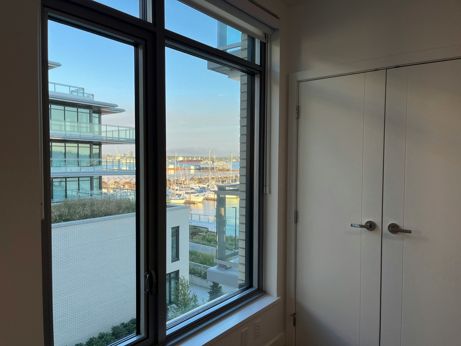 785 Harbour Way, North Vancouver, BC, V7P 0G3 - 3