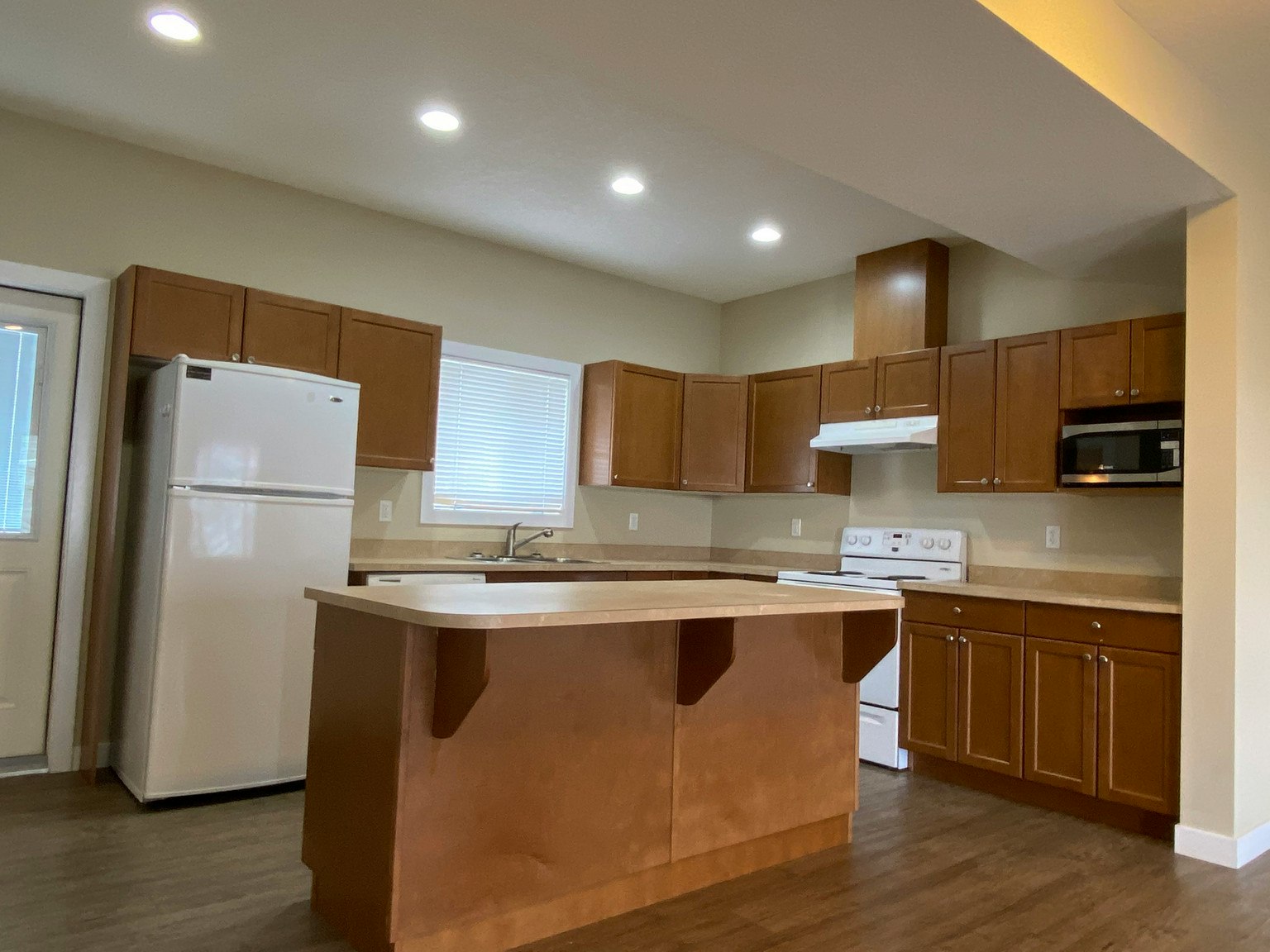 9201 92a Street, Grande Prairie, AB, T8V 4G3 - 2