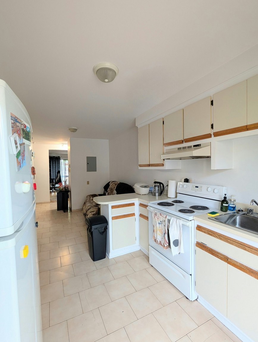 3-4685 Henri Deslongchamps Rue, Montréal, QC, H1X 3H6 - 2
