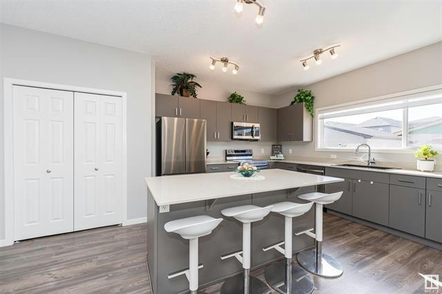 15639 18 Avenue Southwest, Edmonton, AB, T6W 5C2 - 6