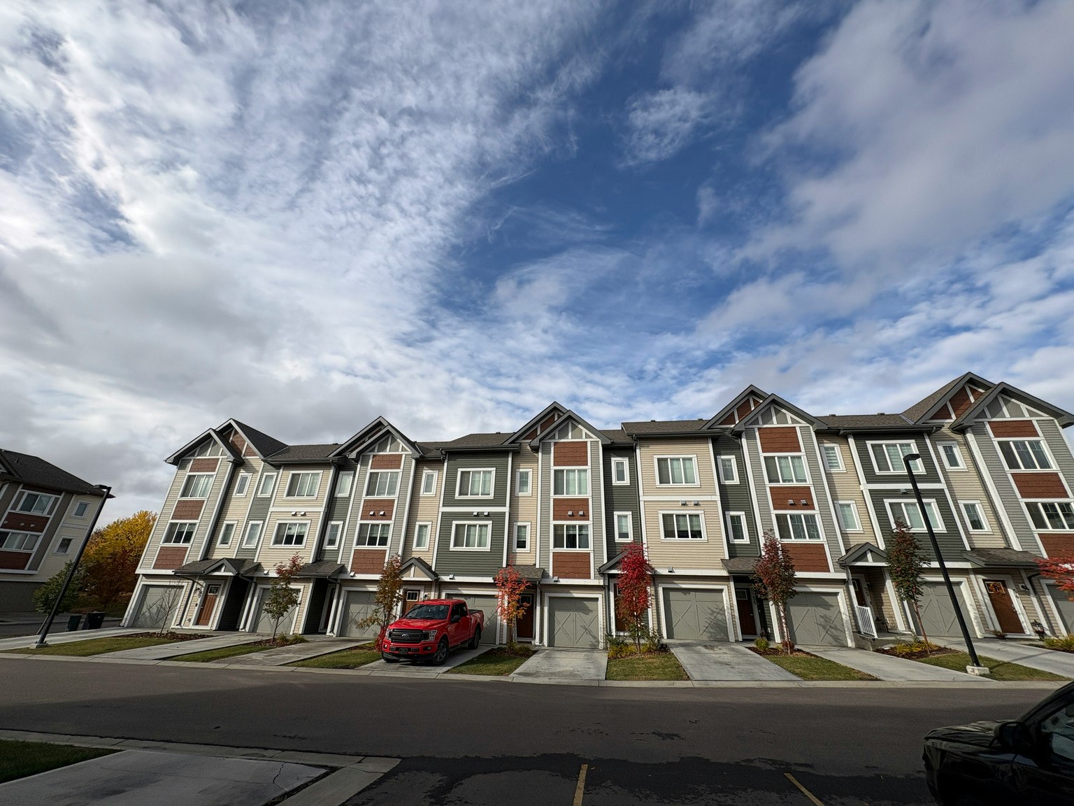 60-320 Secord Boulevard Northwest, Edmonton, AB, T5T 7E8 3