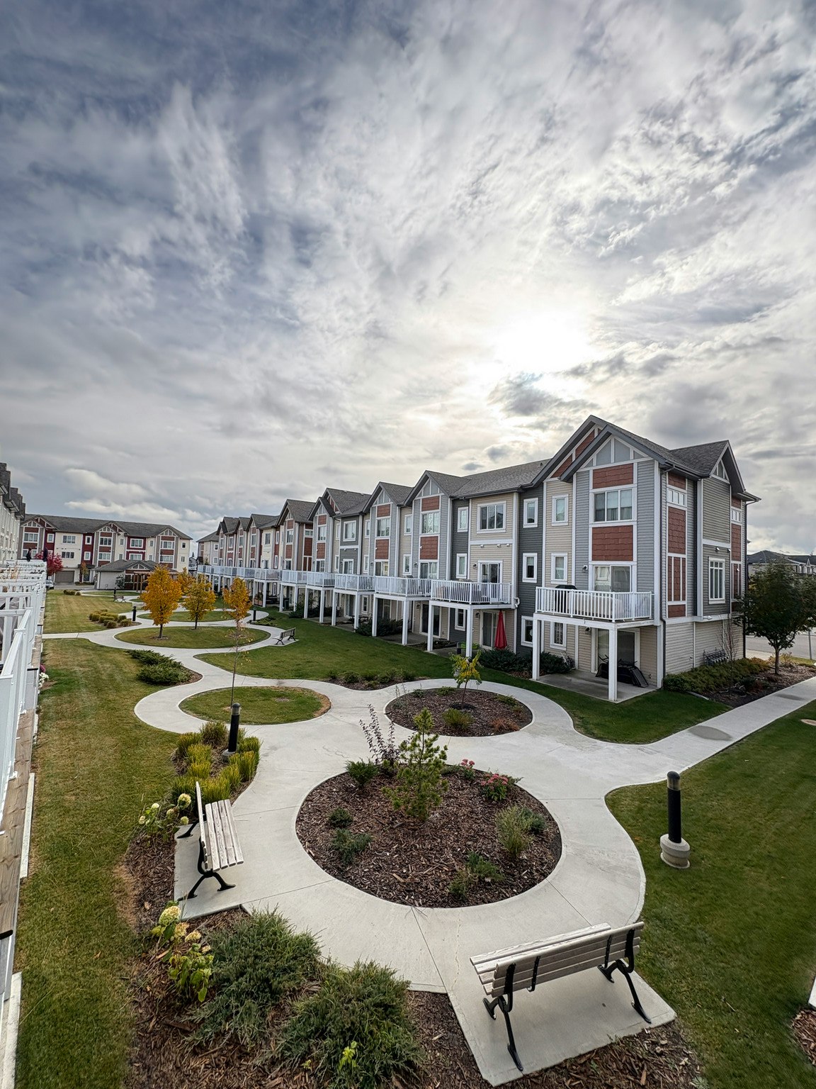 60-320 Secord Boulevard Northwest, Edmonton, AB, T5T 7E8 2