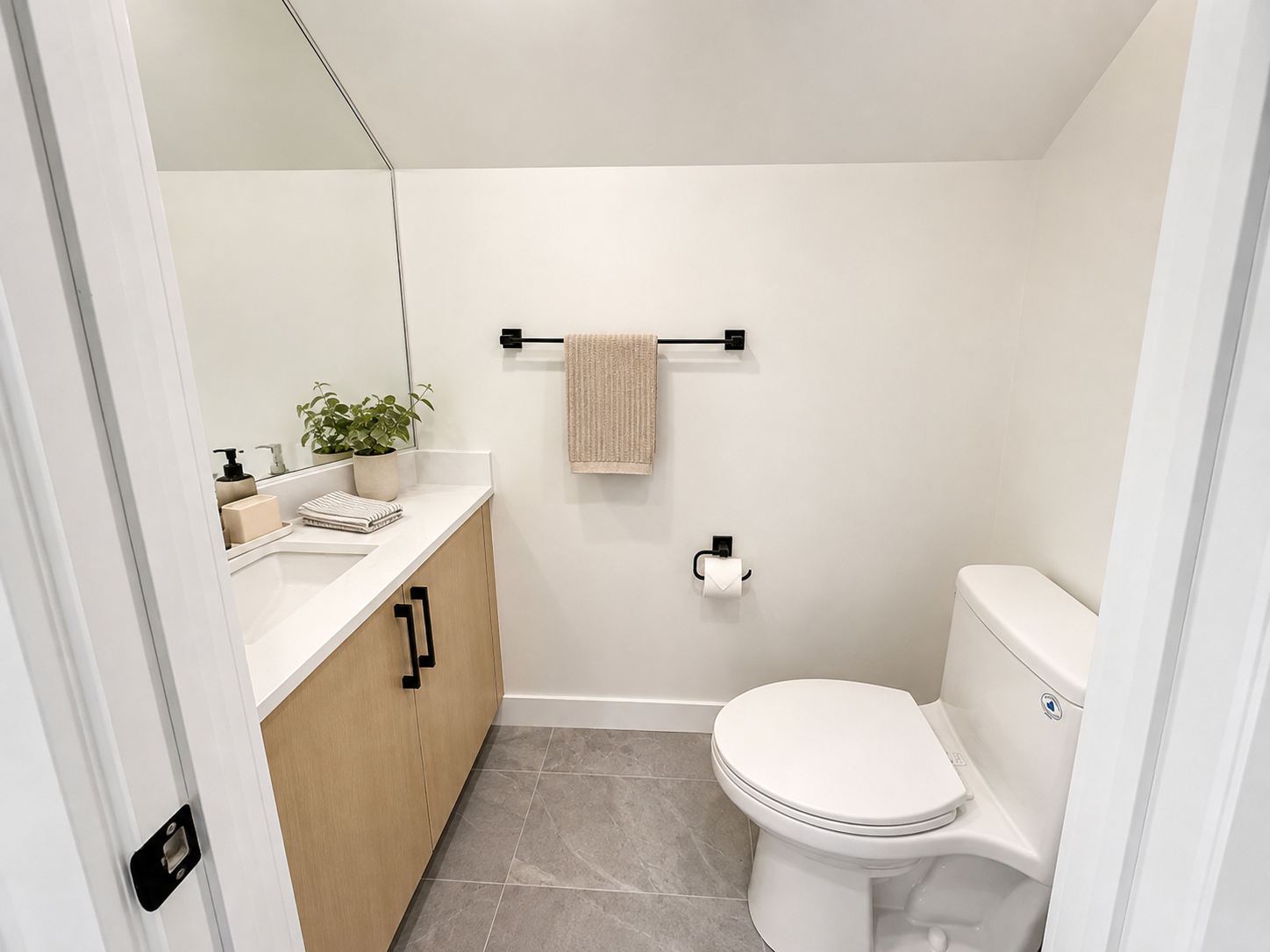 101-2015 7 Avenue Northwest, Calgary, AB, T2N 0Z7 - 4