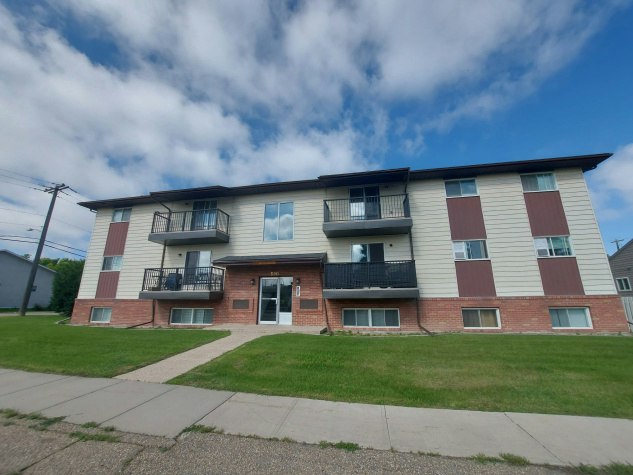 5904 51 Avenue, Red Deer, AB, T4N 4H9 - 3