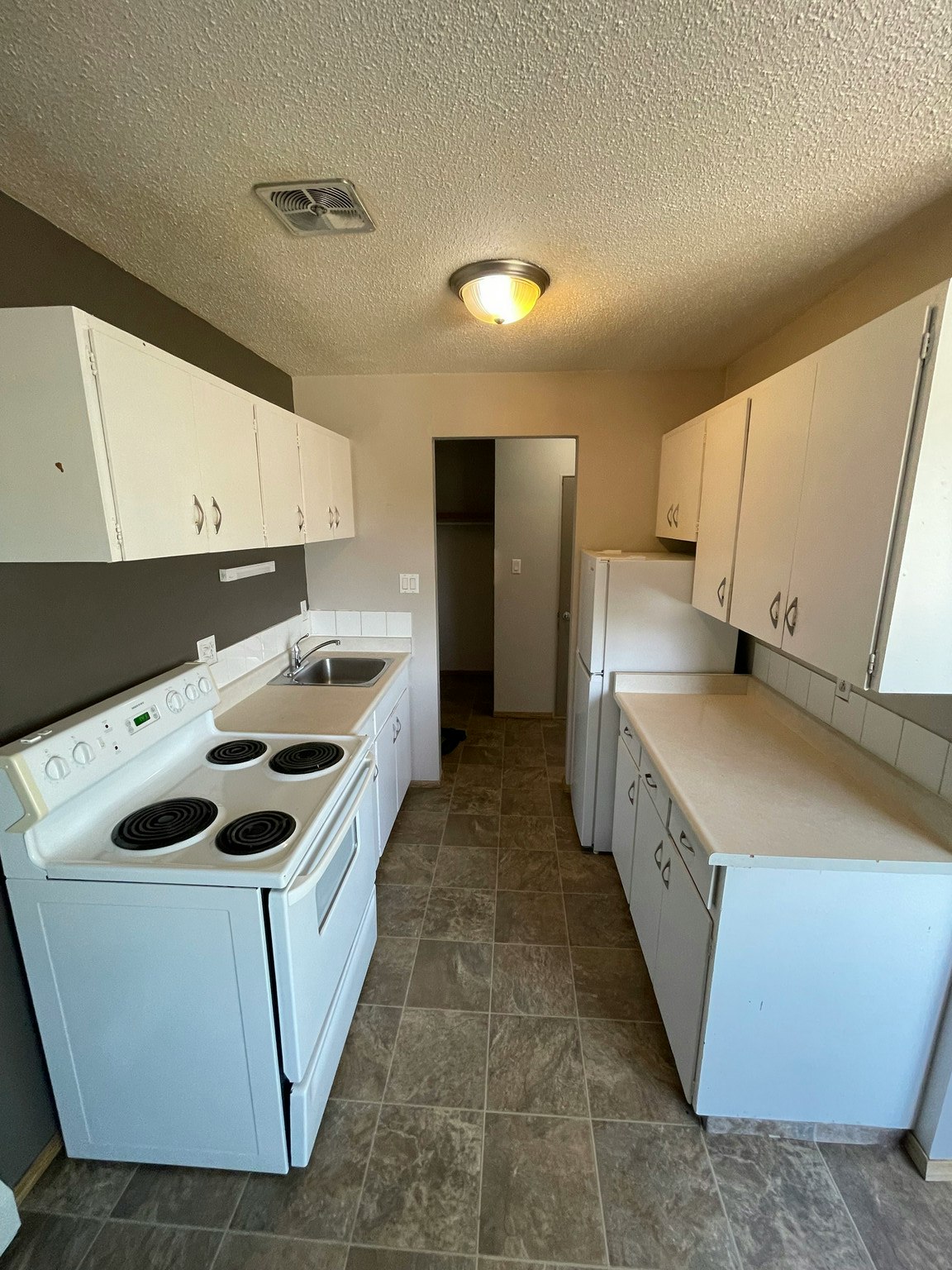 10129 104 Avenue, Grande Prairie, AB, T8V 1E8