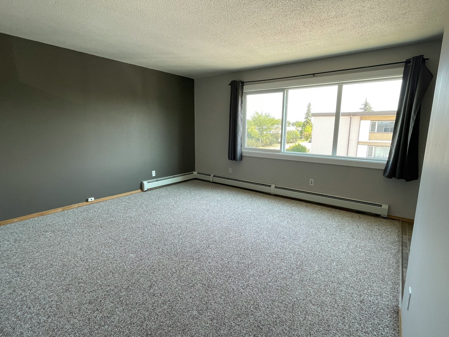 10129 104 Avenue, Grande Prairie, AB, T8V 1E8 - 4