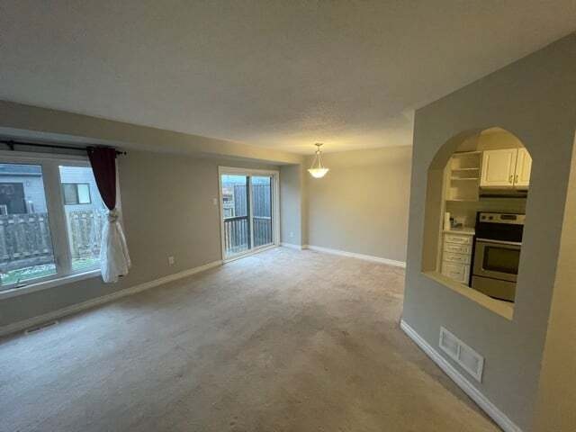 102 Nacarat Street, Ottawa, ON, K4A 1B1 - 2