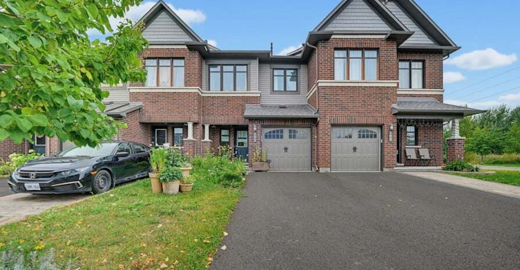 102 Nacarat Street, Ottawa, ON, K4A 1B1