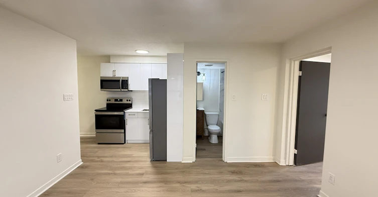 6-60 Triller Avenue, Toronto, ON, M6R 2H8