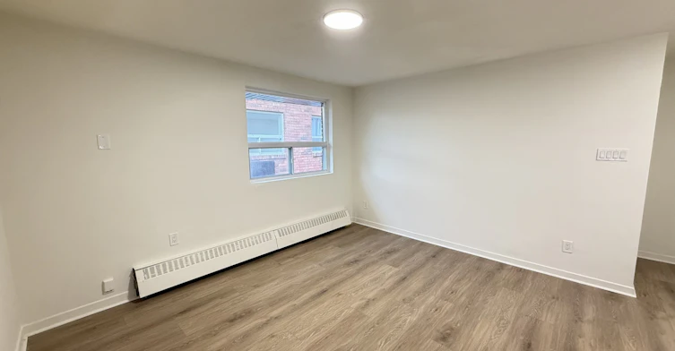 6-60 Triller Avenue, Toronto, ON, M6R 2H8 - 8