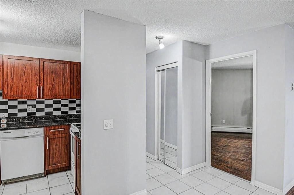 204-1900 25a Street Southwest, Calgary, AB, T3E 1Y5 - 5