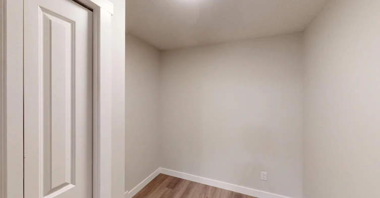6118 80 Avenue NE, Calgary, AB, T3J 0S6 - 5