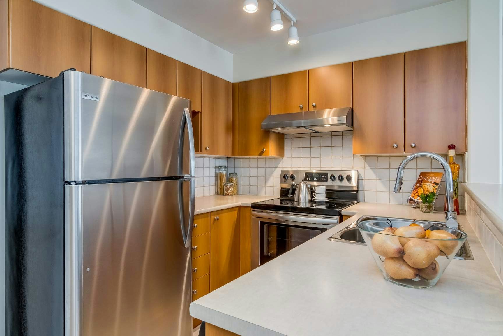Various-1802 Victoria Avenue East, Regina, SK, S4N 7R9 - 4