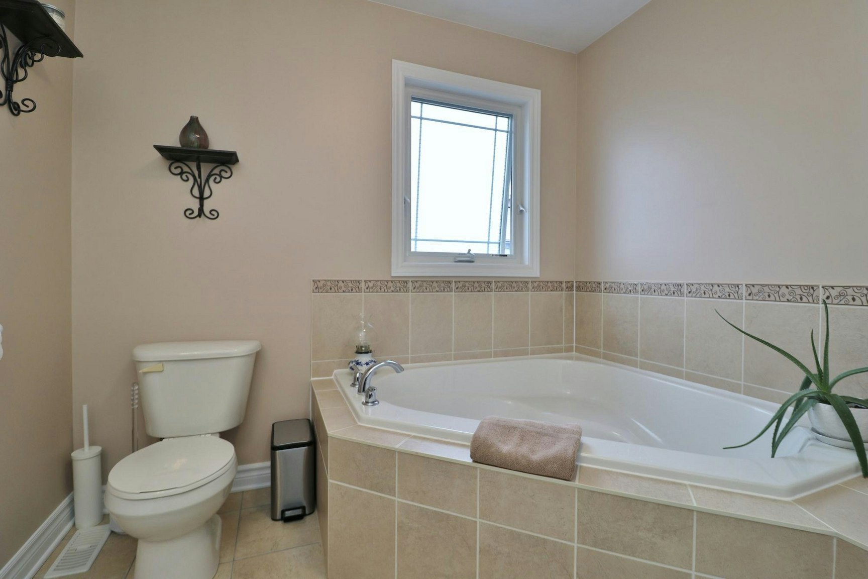 219 Gossamer Street, Ottawa, ON, K1C 7G4 - 26