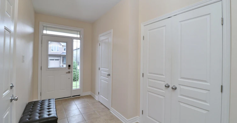 219 Gossamer Street, Ottawa, ON, K1C 7G4 - 2