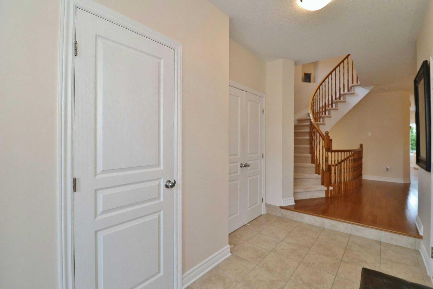 219 Gossamer Street, Ottawa, ON, K1C 7G4 - 4