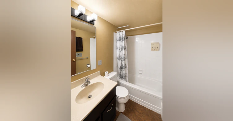 10883 Saskatchewan Drive Northwest, Edmonton, AB, T6E 4S6 - 13