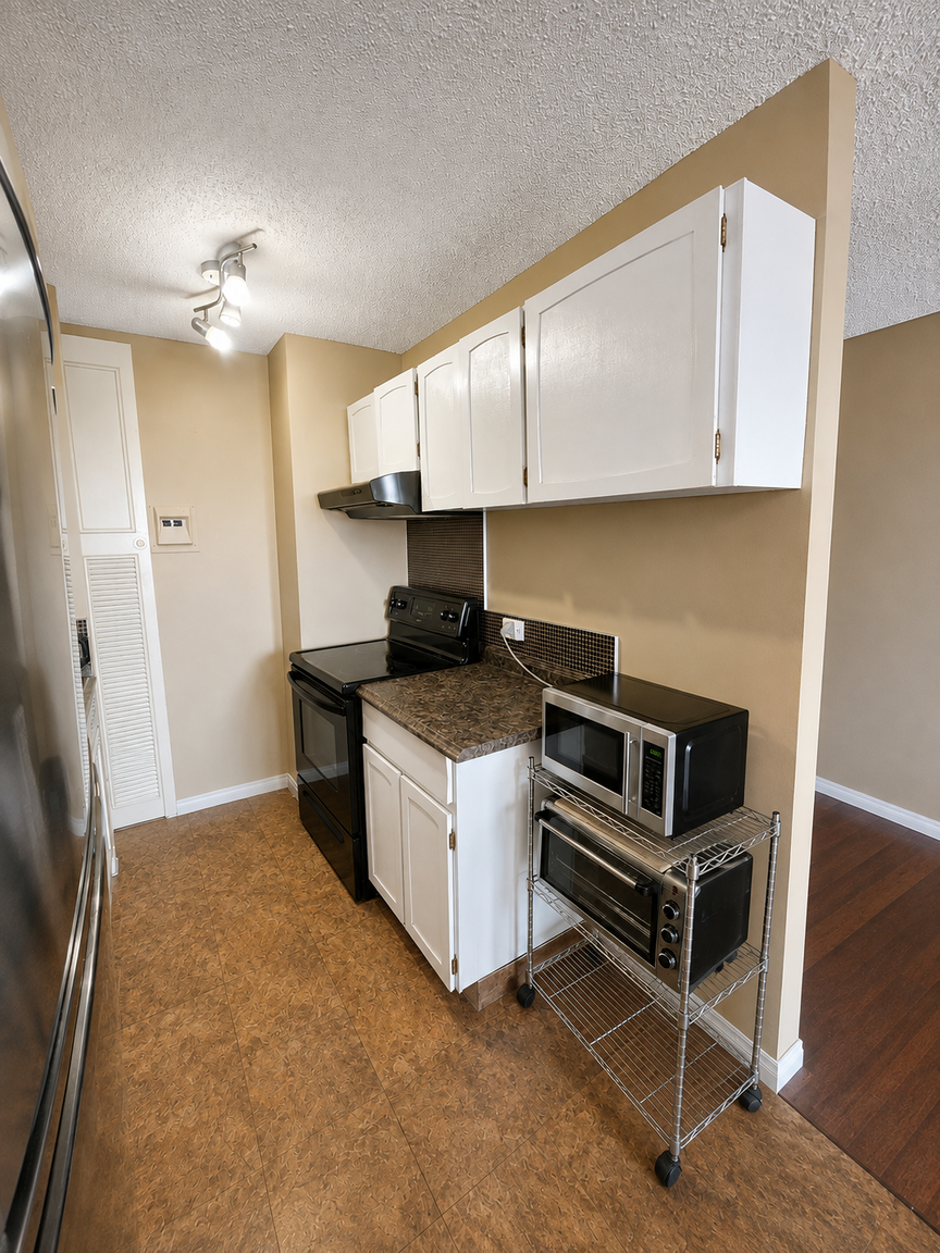 10883 Saskatchewan Drive Northwest, Edmonton, AB, T6E 4S6 - 11