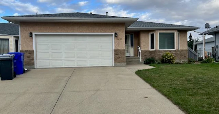 5621 58 Avenue, Olds, AB, T4H 1K4