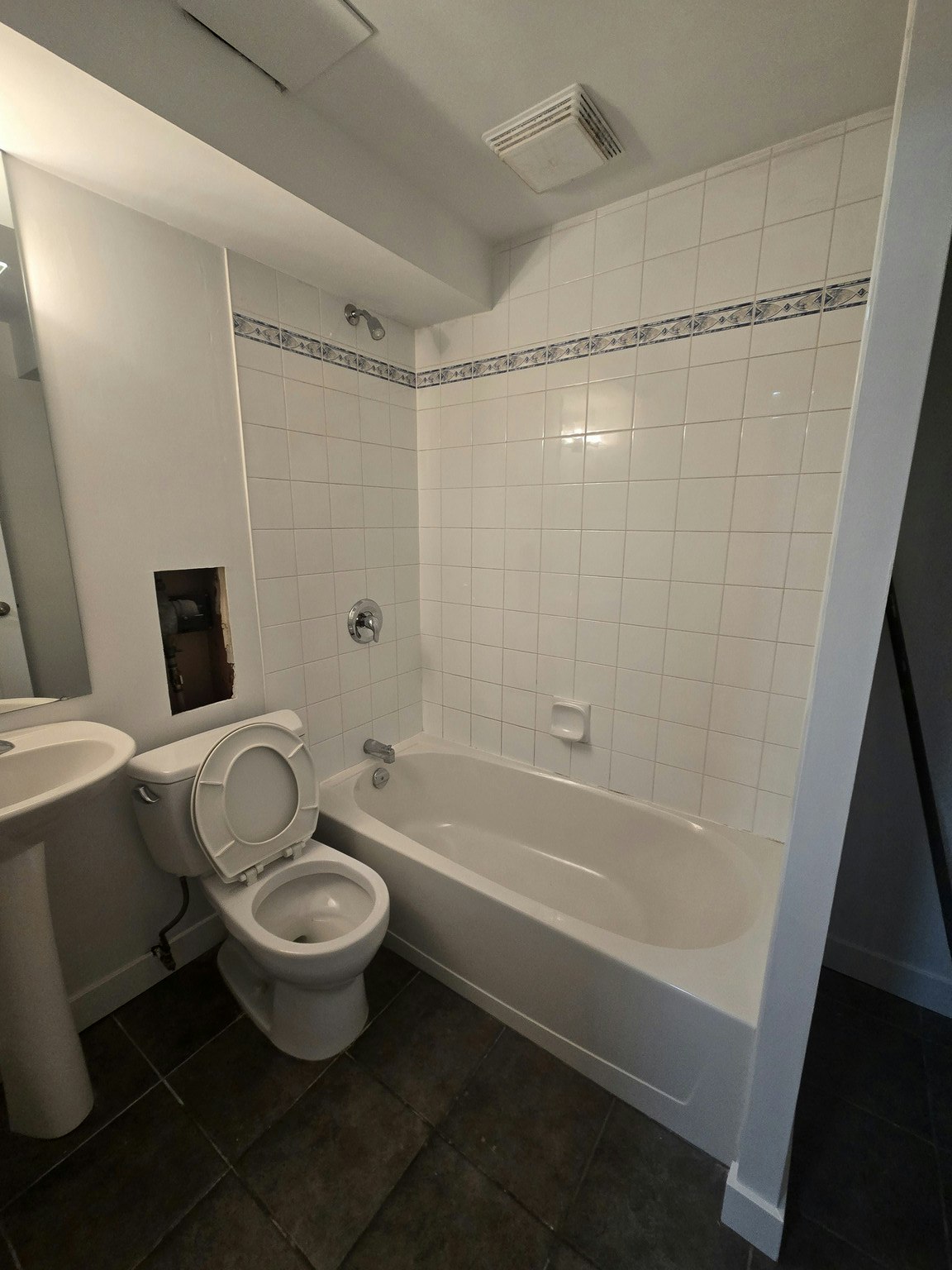 2204 25 Avenue Northwest, Calgary, AB, T2M 2C1 - 12