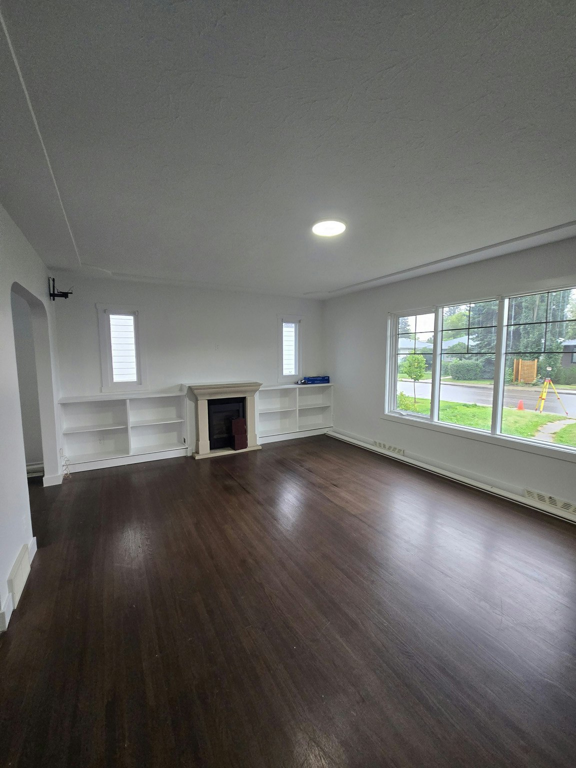 2204 25 Avenue Northwest, Calgary, AB, T2M 2C1 - 3