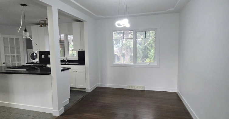 2204 25 Avenue Northwest, Calgary, AB, T2M 2C1 - 4
