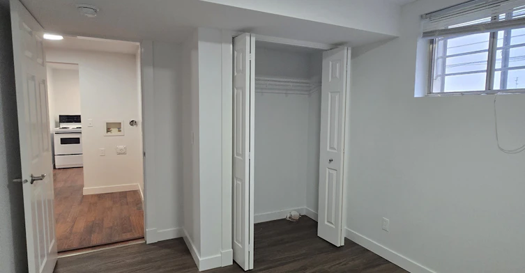 2204 25 Avenue Northwest, Calgary, AB, T2M 2C1 - 11