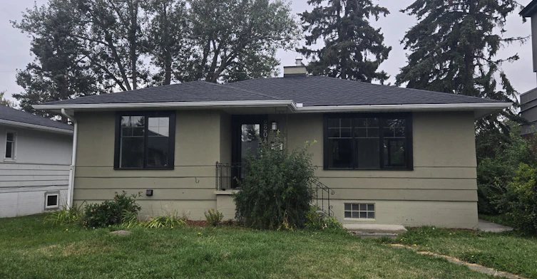 2204 25 Avenue Northwest, Calgary, AB, T2M 2C1