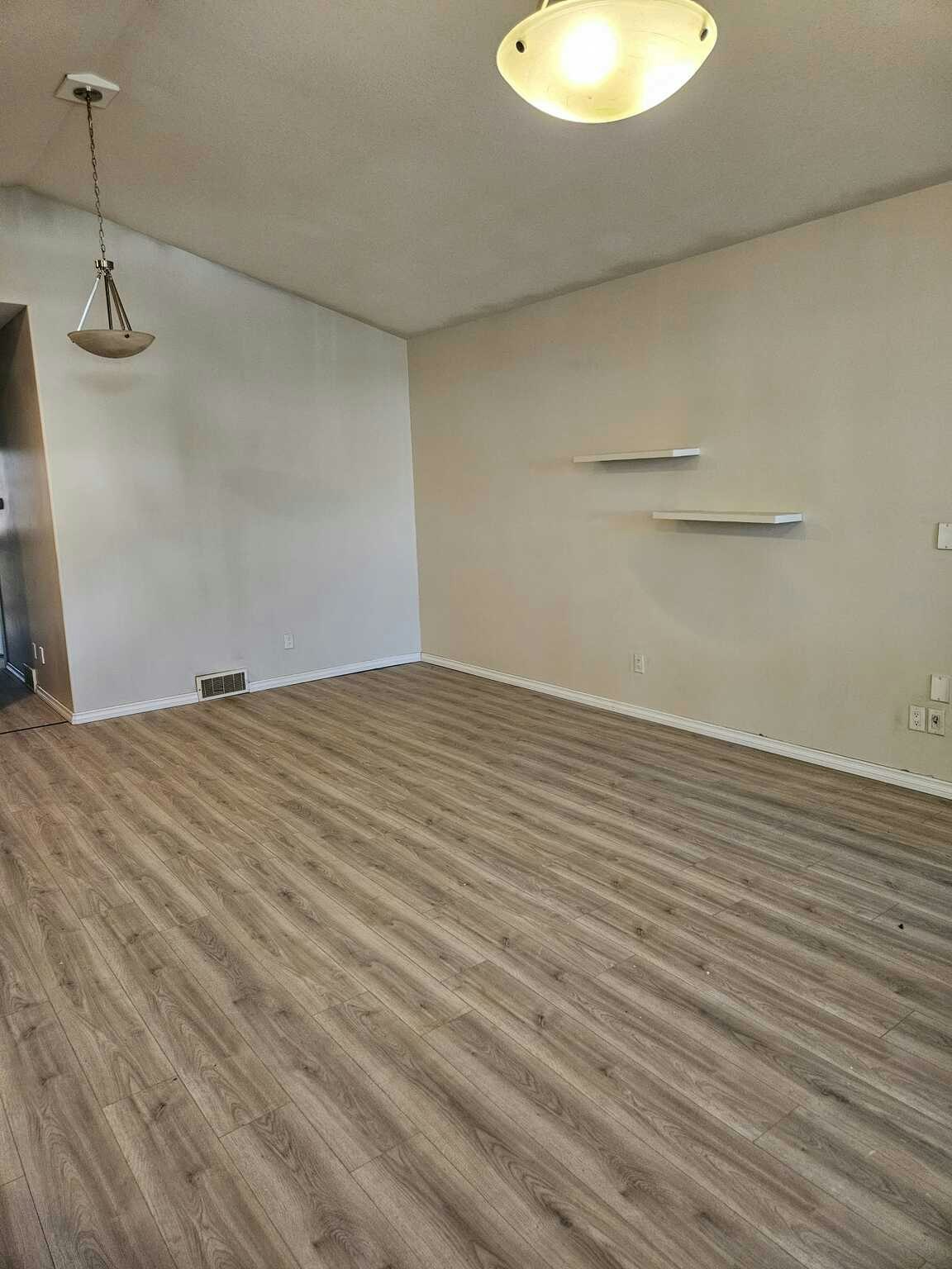 373 Halifax Street, Regina, SK, S4R 1R3 - 2