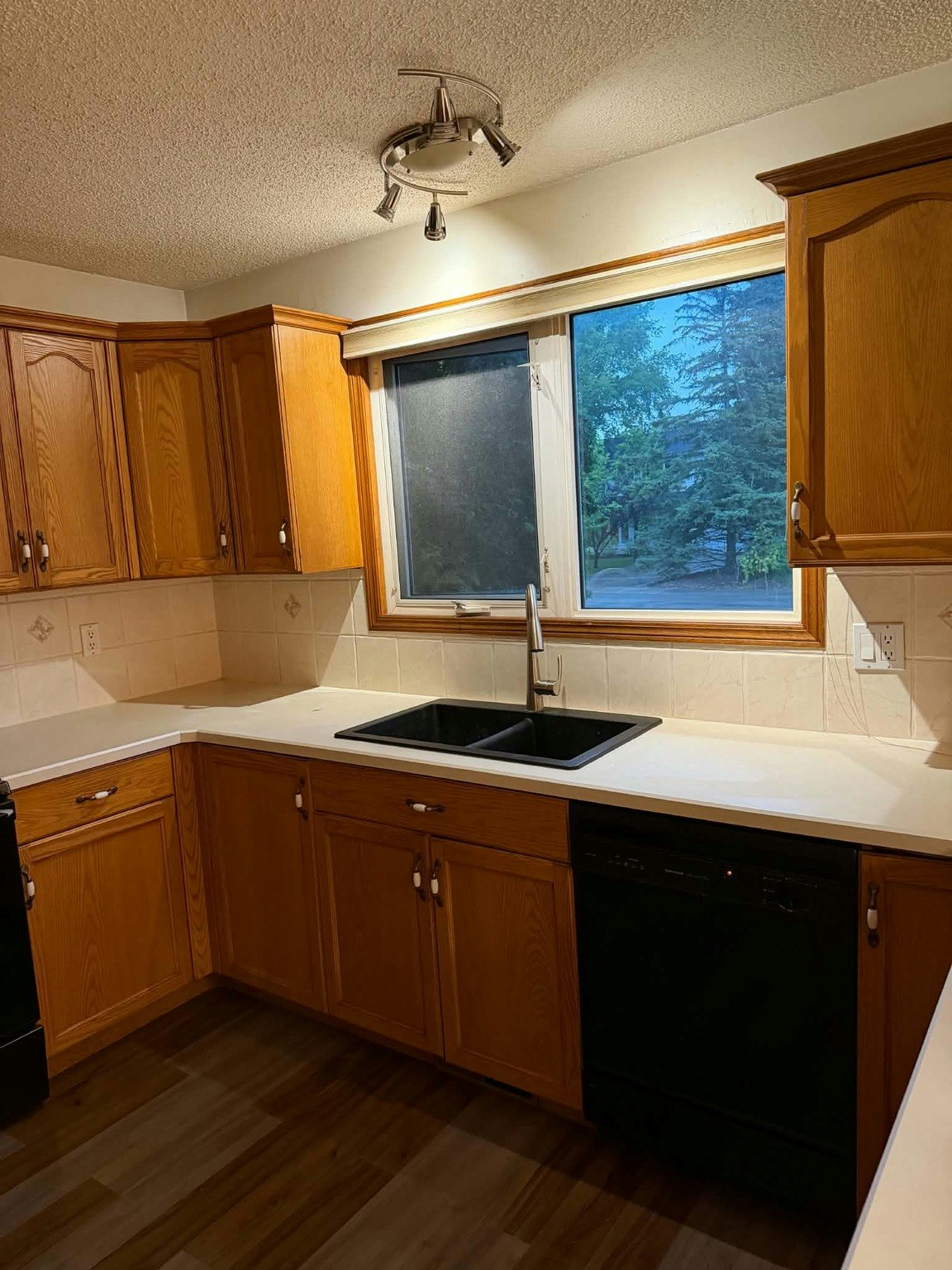 38 Cambridge Crescent, Saskatoon, SK, S7H 3P8 - 2