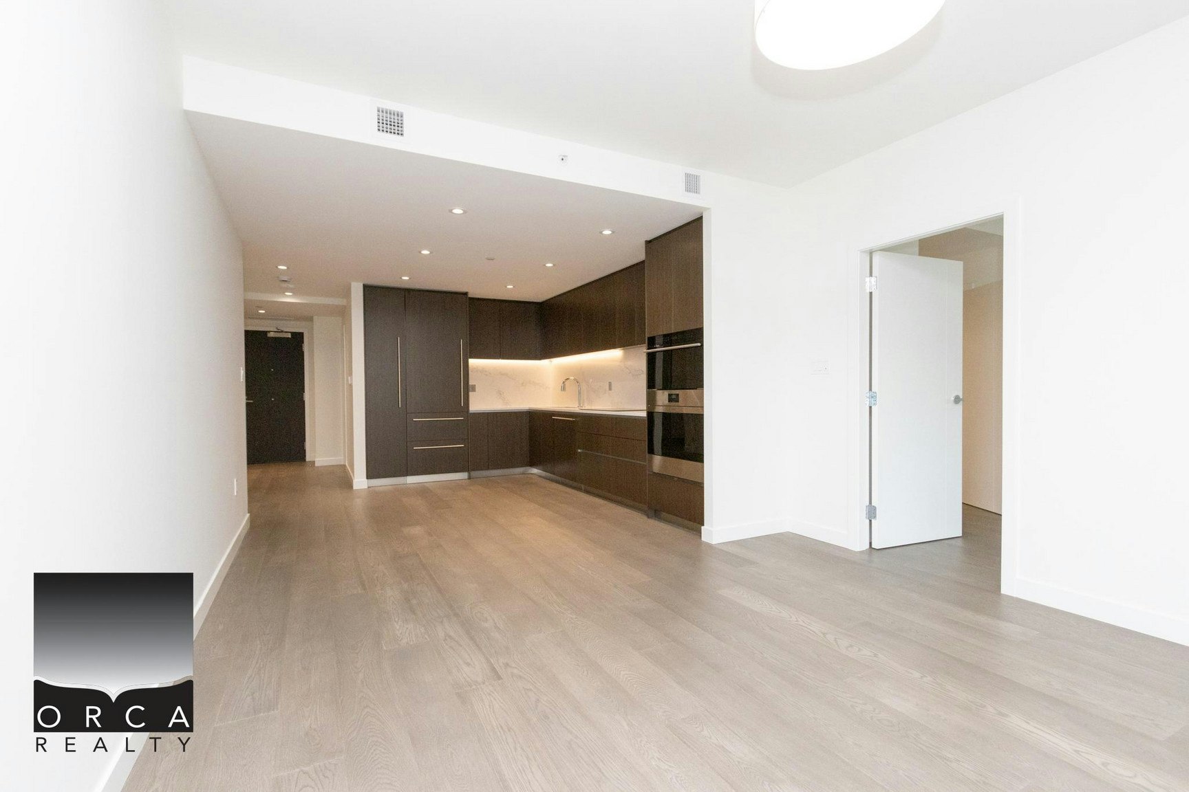 785 Harbour Way, North Vancouver, BC, V7P 0G3 - 10