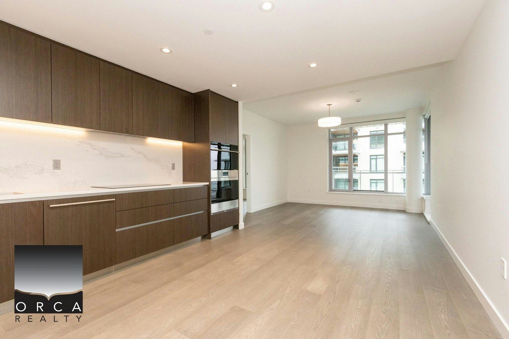 785 Harbour Way, North Vancouver, BC, V7P 0G3 - 2