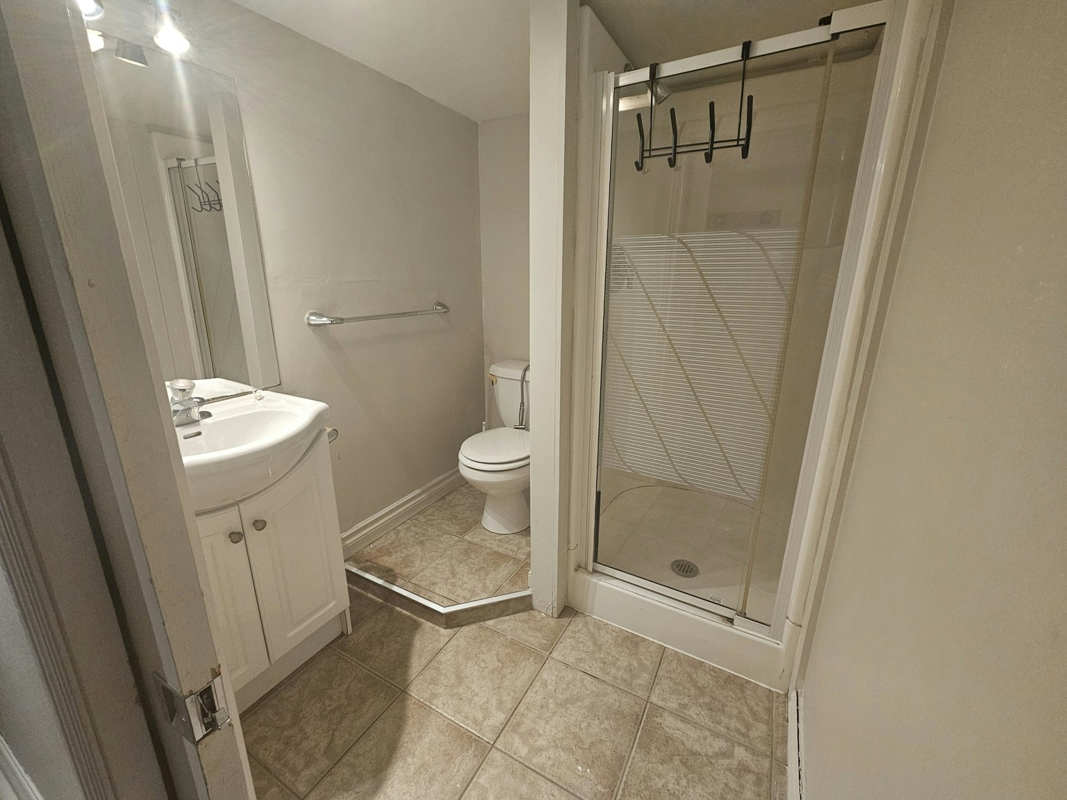 8-7 Centre Street, St. Catharines, ON, L2R 3A6 - 13