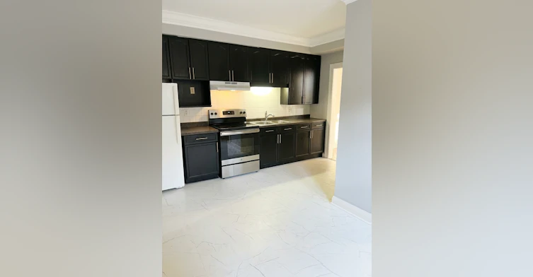 9-7 Centre Street, St. Catharines, ON, L2R 3A6