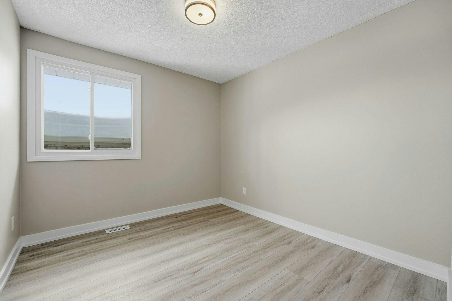 1-8230 Westwood Street, Niagara Falls, ON, L2H 1Y4 - 15