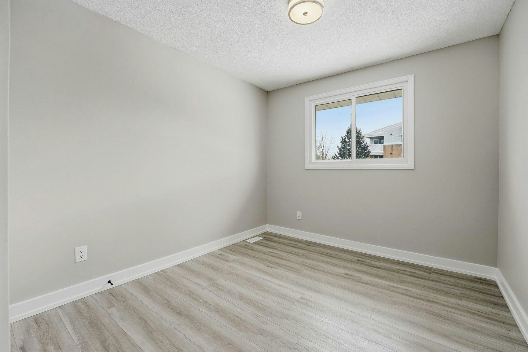 1-8230 Westwood Street, Niagara Falls, ON, L2H 1Y4 - 17
