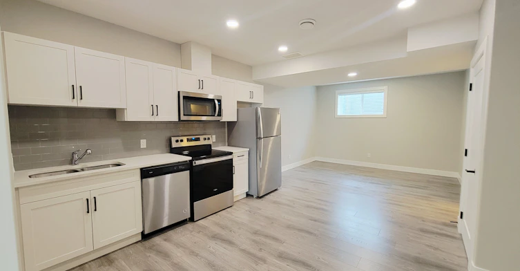 5080 Chappelle Road Southwest, Edmonton, AB, T6W 3H3 - 3
