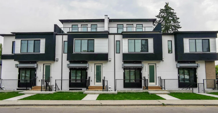 2104 13 Street NW, Calgary, AB, T2M 1T8