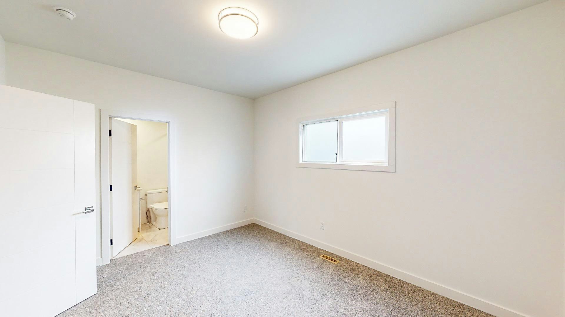 2104 13 Street NW, Calgary, AB, T2M 1T8 - 13
