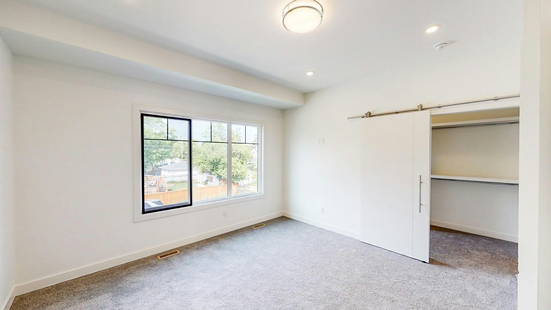 2104 13 Street NW, Calgary, AB, T2M 1T8 - 9