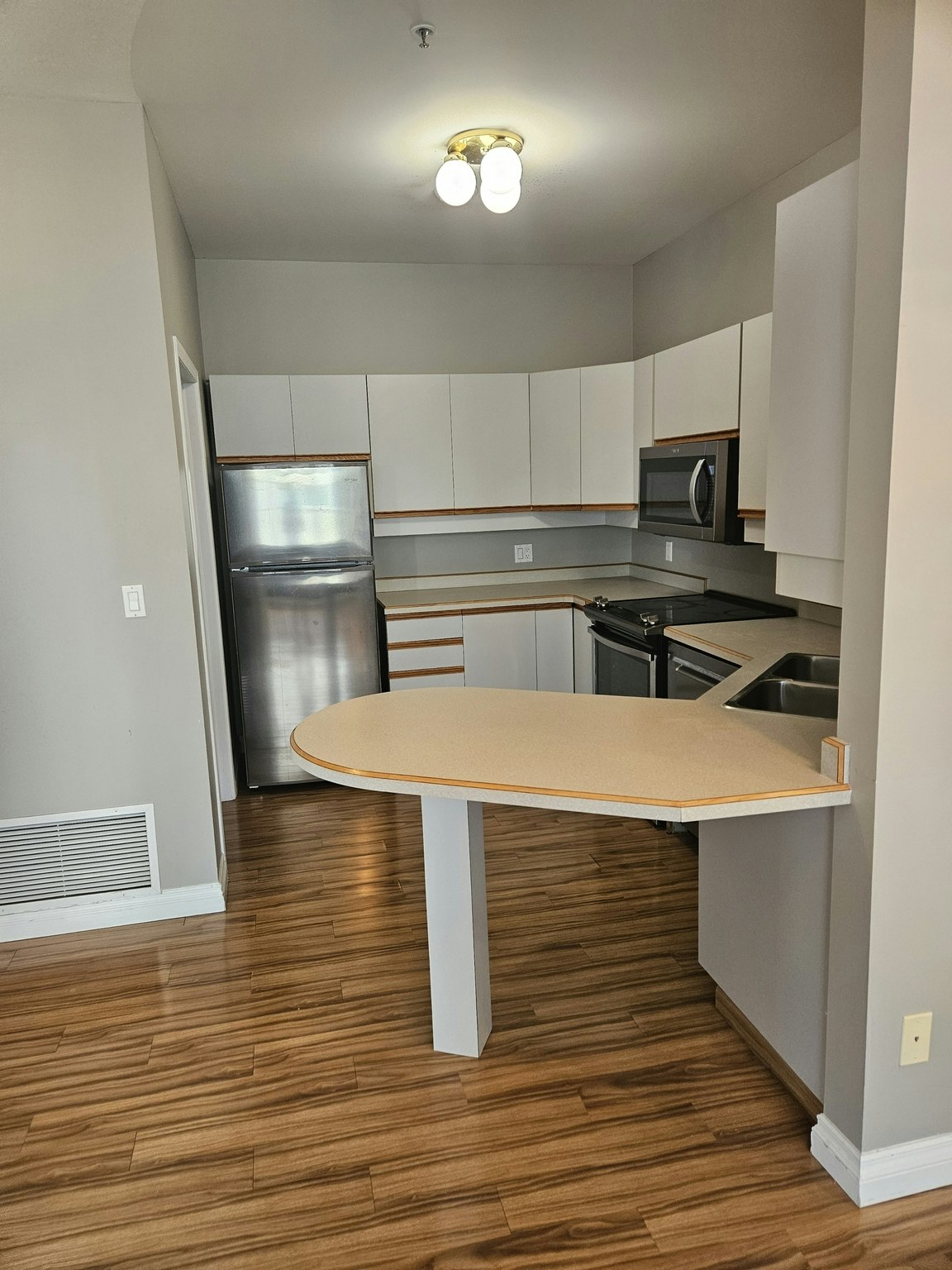 1867 Hamilton Street, Regina, SK, S4P 2C2 - 5