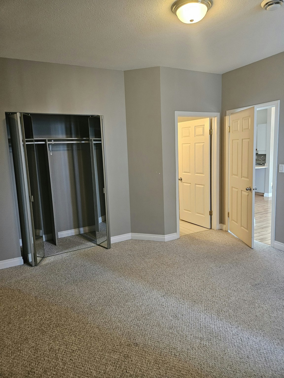 1867 Hamilton Street, Regina, SK, S4P 2C2 - 10