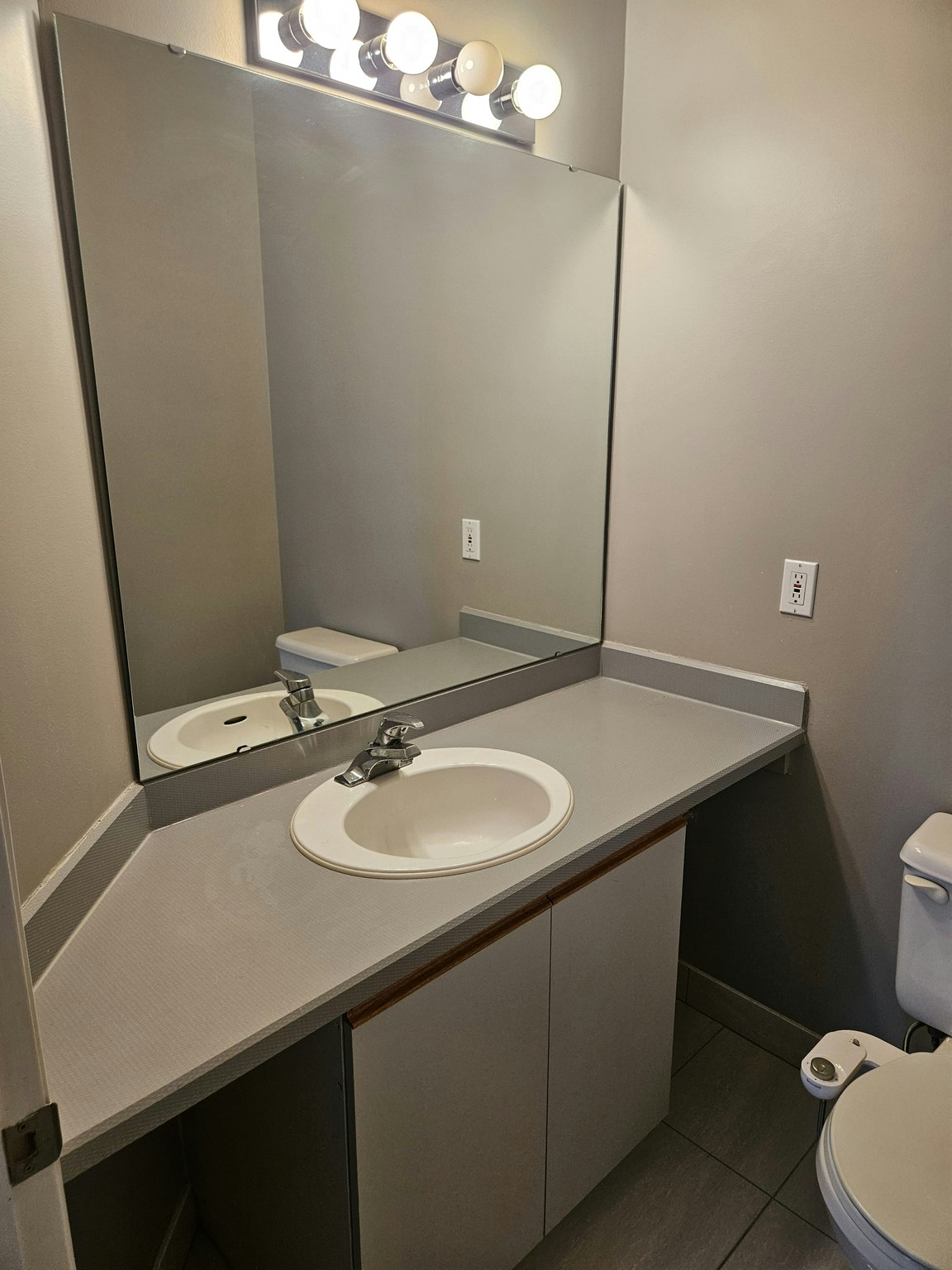 1867 Hamilton Street, Regina, SK, S4P 2C2 - 11
