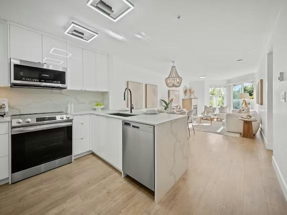 3038 East Kent Avenue, Vancouver, BC, V5S 4V7 - 4