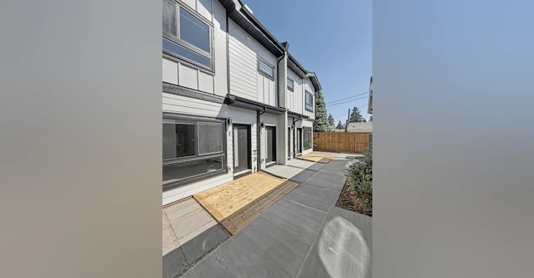 1B-45 Street Southwest, Calgary, AB, T3E 3T7 - 3
