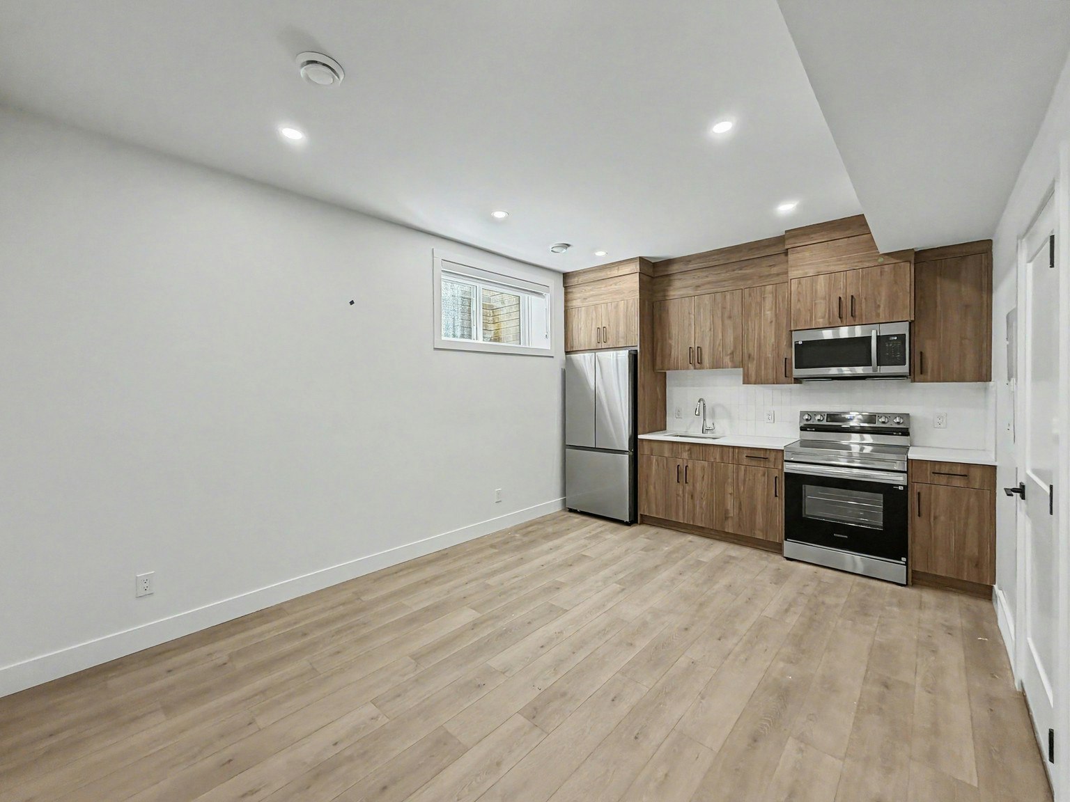 1B-45  Street Southwest, Calgary, AB, T3E 3T7 - 5