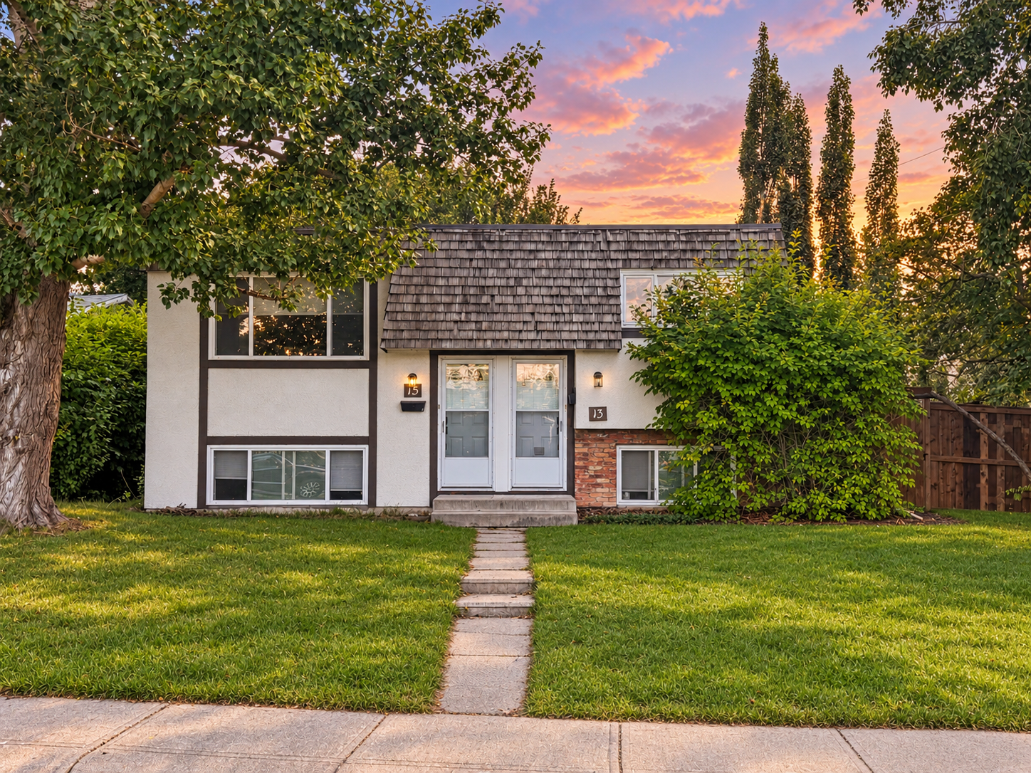 15 Upper-15 Galbraith Drive Southwest, Calgary, AB, T3E 4Z5