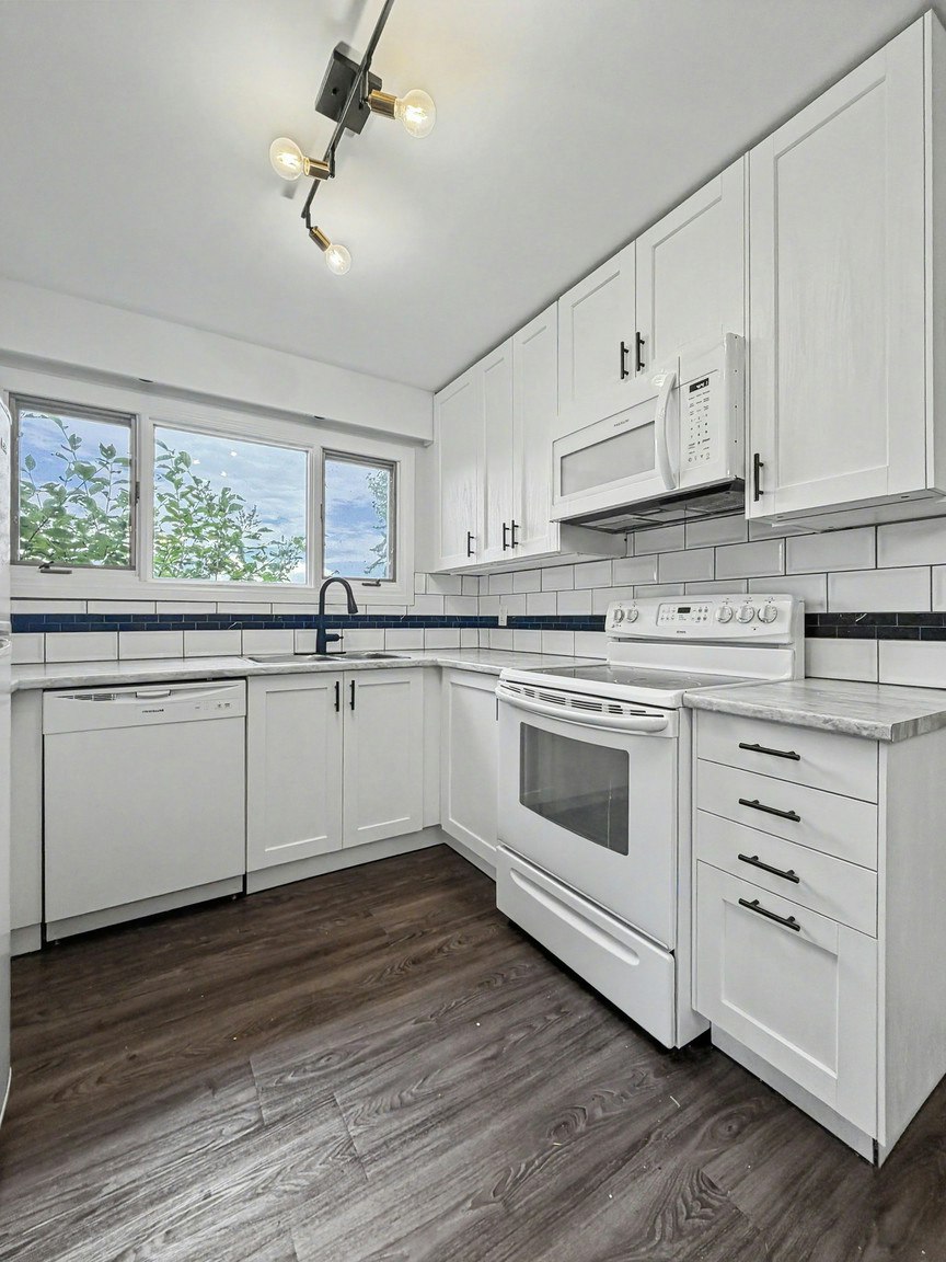 15 Upper-15 Galbraith Drive Southwest, Calgary, AB, T3E 4Z5 - 3