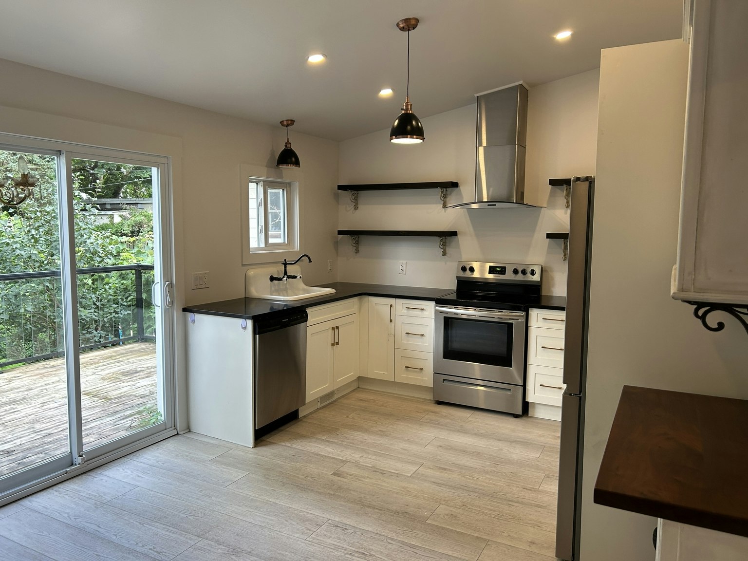 43 Wiley Street, St. Catharines, ON, L2R 4G1 - 2