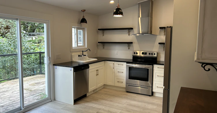 43 Wiley Street, St. Catharines, ON, L2R 4G1 - 2
